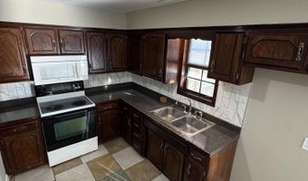 808 E Walnut St, Aurora, MO 65605