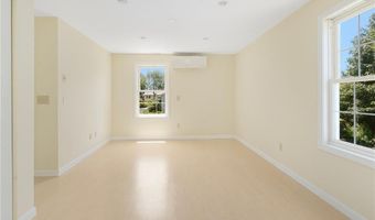208 W View Rd, Middletown, RI 02842