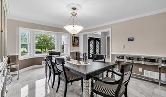 20 Regency Way, Manalapan, NJ 07726
