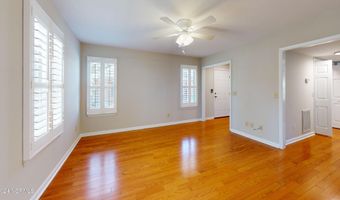 727 Chancery Ln, Aberdeen, NC 28315
