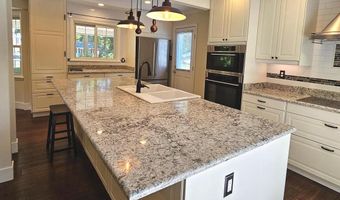 8925 FALLING CREEK Ct, Annandale, VA 22003