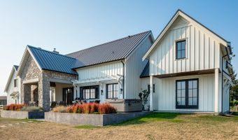 2713 S Forty Ln, Adel, IA 50003