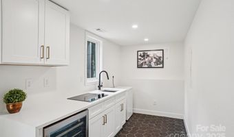 6038 Old Providence Rd, Charlotte, NC 28226