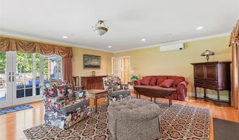 340 Newman Ave, East Providence, RI 02916