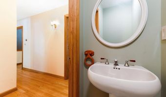 60 Boulder Dr, Auburn, ME 04210