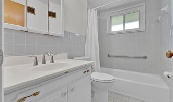 7161 Val Brook Ln, Affton, MO 63123