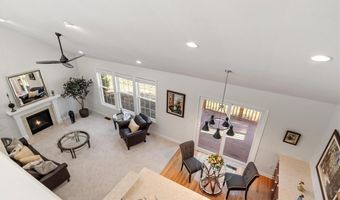 35 Greenside Ln 35, Acton, MA 01720