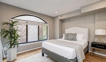 1029 N STUART St 307, Arlington, VA 22201