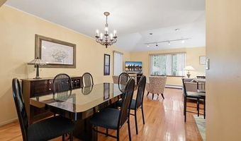 152 Nassau Dr, Albertson, NY 11507