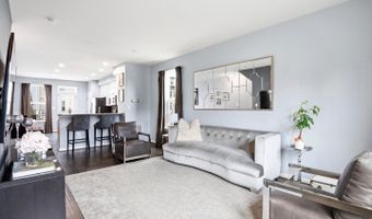 41768 MCMONAGLE Sq, Aldie, VA 20105