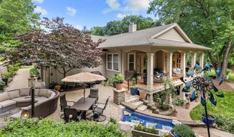 884 Village Brook Ct, Ballwin, MO 63021