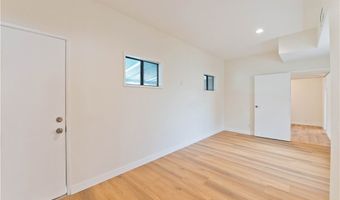 18063 Burbank Blvd, Encino, CA 91316