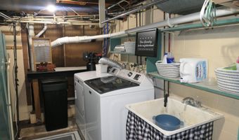 1006 Falkirk Rd, Alma, MI 48801
