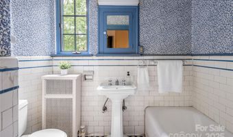 21 Lynwood Rd, Asheville, NC 28804