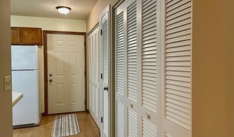 65 SPENCER VILLAGE Ct 14, Appleton, WI 54914