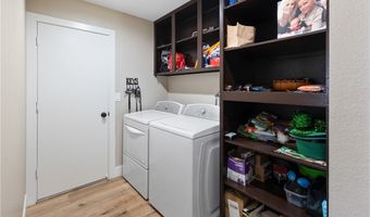 33127 Camelot Dr, Yucaipa, CA 92399