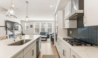 2841 HOKIE Ln, Alexandria, VA 22306