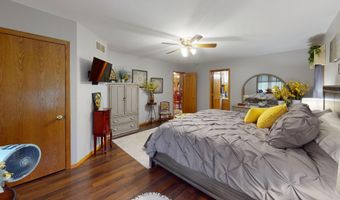 1906 Greenwood Dr, Albert Lea, MN 56007