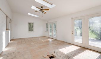 4113 PINERIDGE Dr, Annandale, VA 22003