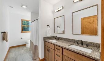 31 Cave Mountain Rd, Bartlett, NH 03812