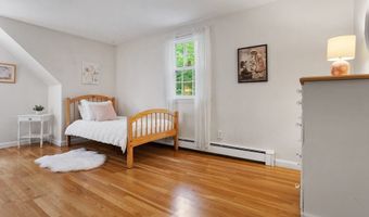 28 Lincoln Dr, Acton, MA 01720