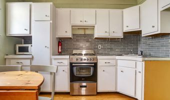 49 E 33RD St, Bayonne, NJ 07002