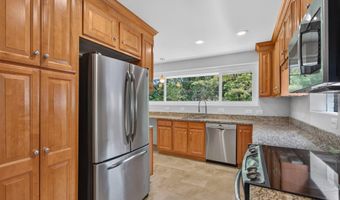 10228 HATHERLEIGH Dr, Bethesda, MD 20814