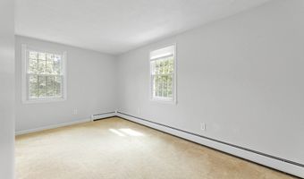 5 Strawberry Ln, Billerica, MA 01821