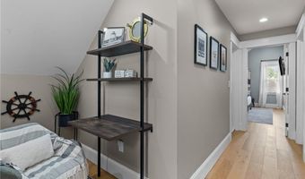 20 Summer St 2, Newport, RI 02840
