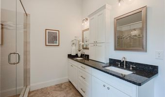 2 Bluemead Farm Ln, Barrington, RI 02806