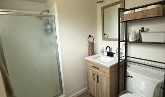 1437 Hemlock Ave, Anderson, CA 96007
