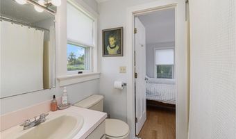 10 Casey Ct, Newport, RI 02840