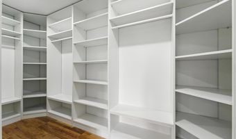 2339 N POWHATAN St, Arlington, VA 22205