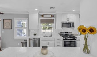 745 Halliard Ave, Beachwood, NJ 08722