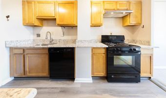 6631 WAKEFIELD Dr 817, Alexandria, VA 22307