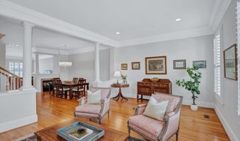 1857 POTOMAC GREENS Dr, Alexandria, VA 22314