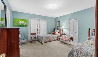12104 Locust Ln, Anchorage, KY 40223