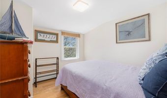 153 Hamilton Ave, Jamestown, RI 02835