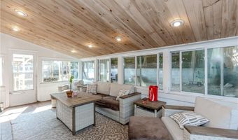 91 Curry Rd, Cranston, RI 02920