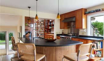 1501 Beacon Hill Rd, Block Island, RI 02807