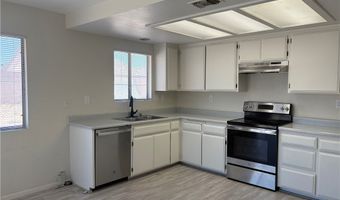13508 Mohawk Rd, Apple Valley, CA 92308