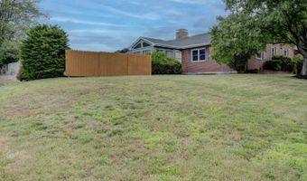 136 Juniper Ln, Berlin, CT 06037