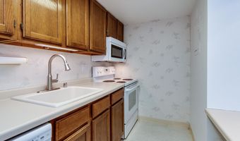 519 D'Onofrio Dr 3, Madison, WI 53719