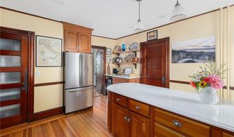 99 Roseneath Ave, Newport, RI 02840