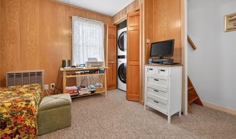 6 Arbeth Ave, Narragansett, RI 02882