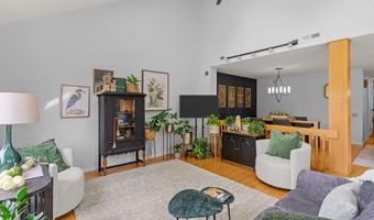 78 Valley Green Ct A, North Providence, RI 02904