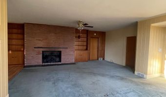 220 W 7th St, Bicknell, IN 47512
