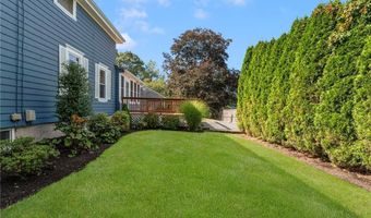 91 Warren Ave, Cranston, RI 02920