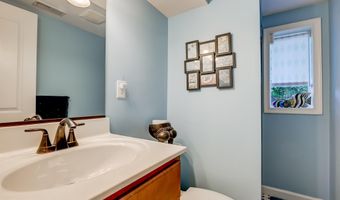 7016 WILSON Ln, Bethesda, MD 20817