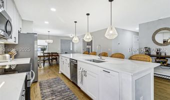 3 Lakeside Dr, Bluffton, SC 29910